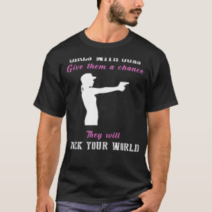 Empowerment Reloaded: Meisjes met Pistolen Rock T- T-shirt