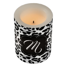 Empreinte de léopard noir et blanc avec monogramme