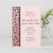 Empreinte de léopard rose invitation à mariage per (Debout devant)