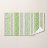 Empreinte de léopard sur arrière - plan rayé. (Serviette à main)