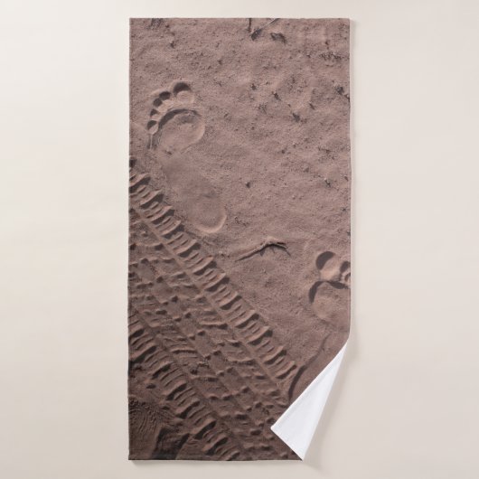 Empreintes pieds dans le sable (Serviette de bain)
