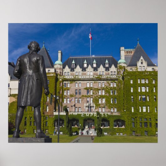 Empress Hotel en standbeeld van kapitein James Coo Poster (Voorkant)