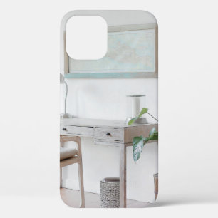 EMPTY DESK NEAR CURTATIE iPhone 12 HOESJE