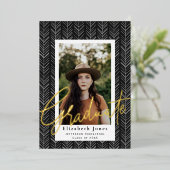 En Aluminium Graduate Script Graduation Photo Foil Invitation (Debout devant)