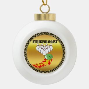 En Céramique Broches de quilles et boule avec le mot STRIKEOLOG