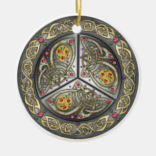 En Céramique Ornement celtique incrusté de bijoux de bouclier