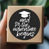 En dus begint het avontuur - Afstuderen Ronde Sticker