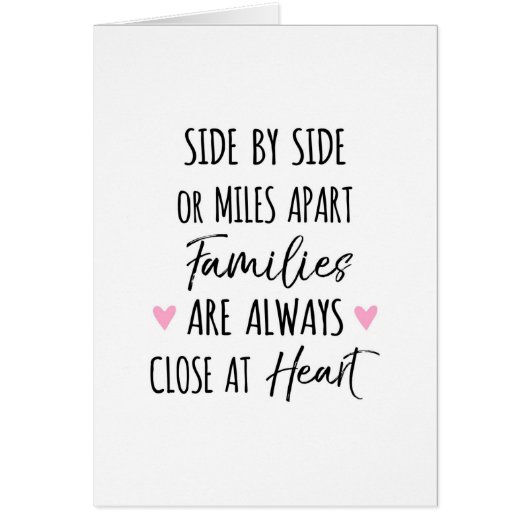 En face ou à distance Les familles sont proches du (Devant)