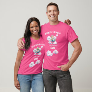 En haut, en haut et célébrons : T-shirt pour l'ann