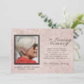 En mémoire d'amour | Carte photo commémoratif rose (Debout devant)