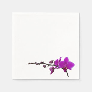 En Papier Orchidées violettes sur une serviette blanche