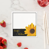 En Papier Serviette de tournesol avec nom du couple et date (En situation)