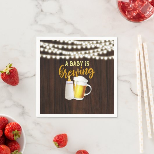 En Papier Un bébé brasse de la serviette (En situation)