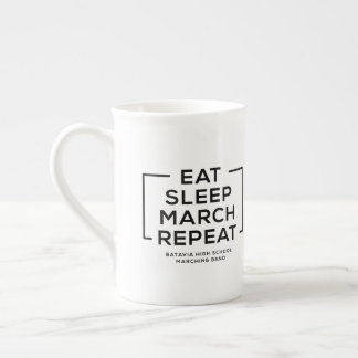 En Porcelaine Mangez - sommeil - mars - répétez la tasse