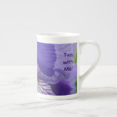 En Porcelaine Thé avec moi ! Fleur d'iris de tasse de thé de (Droite)