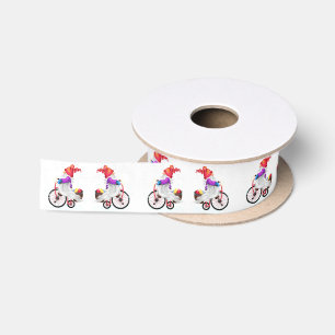 En Satin Gnome avec vélo et cadeaux ruban satiné de Noël