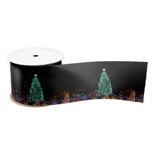 En Satin L'arbre de Noël allume le ruban