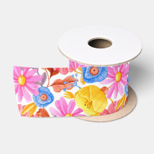 En Satin Un rouleau de ruban avec un motif floral vibrant