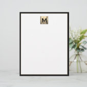 En-tête de lettre initiale du monogramme métalliqu (Debout devant)