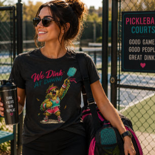 En Tri-matière On frappe à l'aube T-shirt drôle de Kea Pickleball