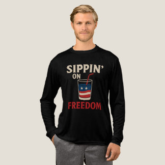 En Tri-matière Sippin’ on Freedom – Patriotic 4th of July T-Shirt