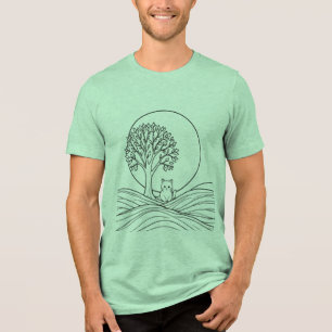En Tri-matière T-shirt de chat mignon sous un arbre dans la natur
