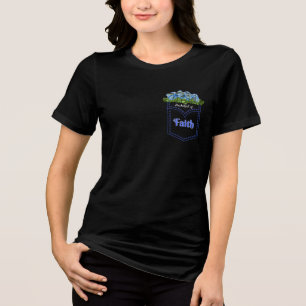 En Tri-matière T-shirt 'Pocketful of Faith' (fausse poche)