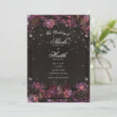 Enchanted Berry Rozen Dark Floral Wedding Kaart (Staand voorkant)