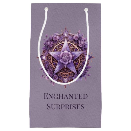 Enchanted Surprises – Witchy Gift Bag Klein Cadeauzakje (Voorkant)