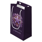 Enchanted Surprises –  Witchy Gift Bag Klein Cadeauzakje (Voorkant Gekanteld)