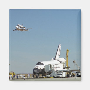 Endeavor op Runway met Columbia op SCA Overhea Magneet