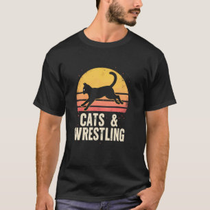 Energieke katten en worstelende zonsondergang t-shirt