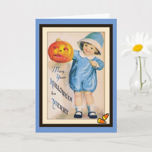 Enfant avec carte de citrouille de Halloween (Petite plante)