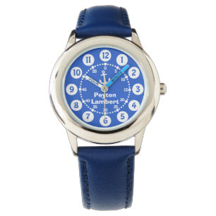 Enfants bleus et montre-bracelet blanche de nom et