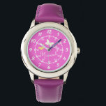 Enfants filles rose trois papillons et nom montre<br><div class="desc">Les enfants de l'art graphique regardent avec trois simples papillons en rose, crème et jaune. Idéal pour les filles en âge d'aller à l'école apprenant à lire une horloge comme des minutes et des heures. Customisez avec votre nom d'enfant exemple dit Niamah. Art graphique et design par Sarah Trett pour...</div>