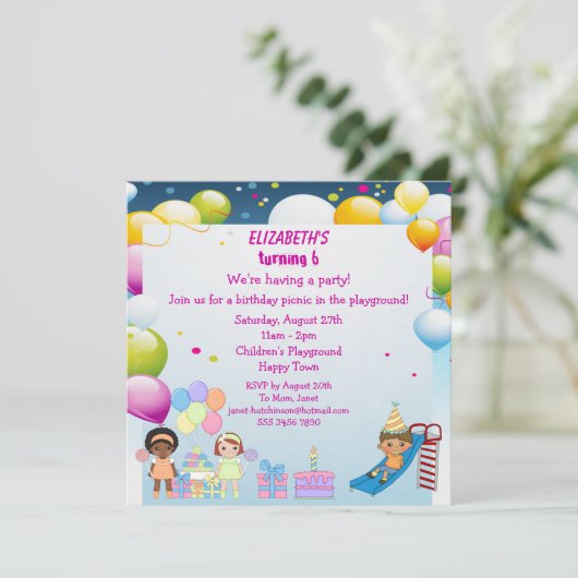 Enfants jouant dans les Invitations de la partie (Debout devant)