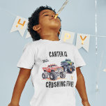 Enfants Monster Trucks Anniversaire T-shirt<br><div class="desc">Réjouissez-vous du plaisir avec notre t-shirt d'anniversaire personnalisé Kids Monster Car Trucks ! Le nom et l'âge de votre enfant seront fièrement exposés aux côtés d'adorables et vibrants camions monstres, drapeaux et tasses d'or. C'est la chemise d'anniversaire ultime pour tout jeune amateur de voiture. Préparez-vous donc à prendre la route...</div>