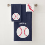 Enfants Personnalisé Baseball Sports Blue Athletic<br><div class="desc">Enfants Baseball Personnalisé Sports Blue Athletic Serviette De Salle De Bains. Personnalisé en police blanche incurvée sur le essuie-tout au-dessus d'une balle de baseball blanche avec couture rouge. La serviette de bain a deux balles de baseball sur un arrière - plan bleu foncé. Le linge de maison est blanc avec...</div>