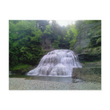 Enfield Glen tombe dans Ithaca, NY Carte postale