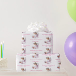 Engel die toeziet op de doop van een babymeisje cadeaupapier