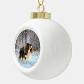 Engelse Speelgoed Spaniel Laat het sneeuwen Kerstm Keramische Bal Ornament (Rechts)