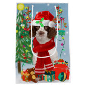 Engelse Springer Spaniel-hond met kerstcadeaus Medium Cadeauzakje (Achterkant)