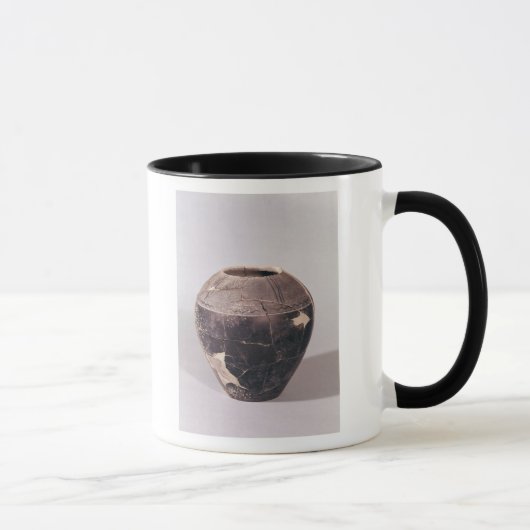 Engobe vase, versierd met golvende lijnen mok (Rechts)