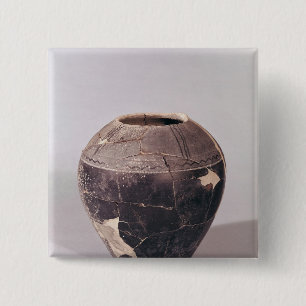 Engobe vase, versierd met golvende lijnen vierkante button 5,1 cm