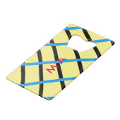 Enkelvoudig gram add your name letter man t kredietkaart flessenopener (Voorkant Gekanteld)