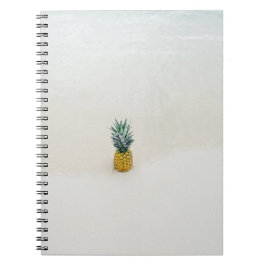 Enkelvoudige ananas op het strand notitieboek