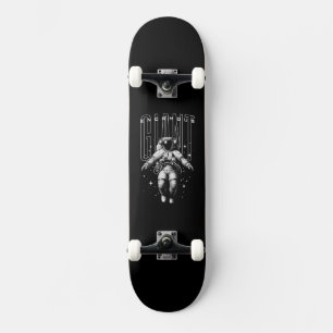 Enorme gigantische dekken: astronaut in de ruimte skateboard