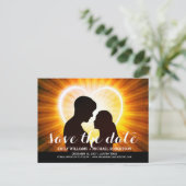 Enregistrer la carte de date avec couple romantiqu (Debout devant)