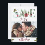 enregistrer la date carte photo férié de noël<br><div class="desc">Un Noël/Vacances moderne sauver le carte photo de date avec des accents de saint et de baies et un côté rouge festif inverse. Facile à modifier ou à supprimer le champ de texte sur le devant pour répondre à vos besoins personnels et changer la photo à votre propre. Des autocollants...</div>