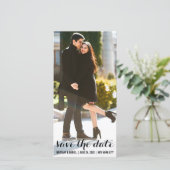 Enregistrer la date Fiançailles Modern Carte photo (Debout devant)
